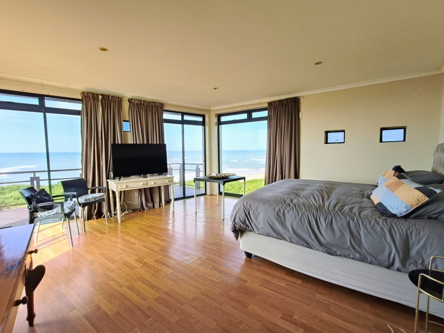 6 Bedroom Property for Sale in Paradise Beach Eastern Cape